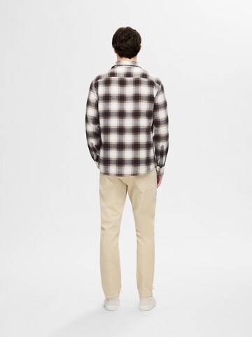 Regular fit Camicia 'SLHOwen' di SELECTED HOMME in marrone