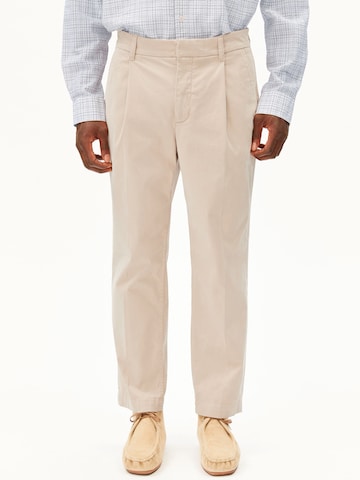 ARMEDANGELS Regular Trousers with creases 'TAAMIR' in Beige: front