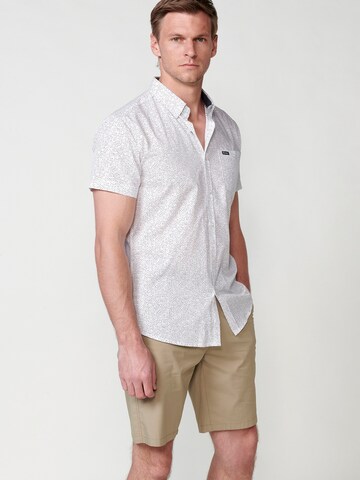 Coupe regular Chemise KOROSHI en blanc