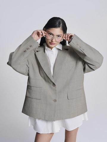 AEMMI Blazer in Grey