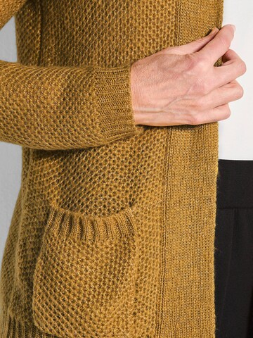 Goldner Strickjacke in Gelb