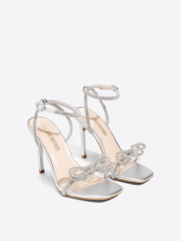 Dream Pairs Strap Sandals in Silver