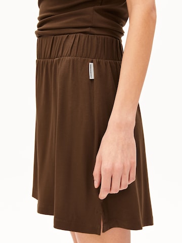 ARMEDANGELS - Loosefit Pantalón en marrón