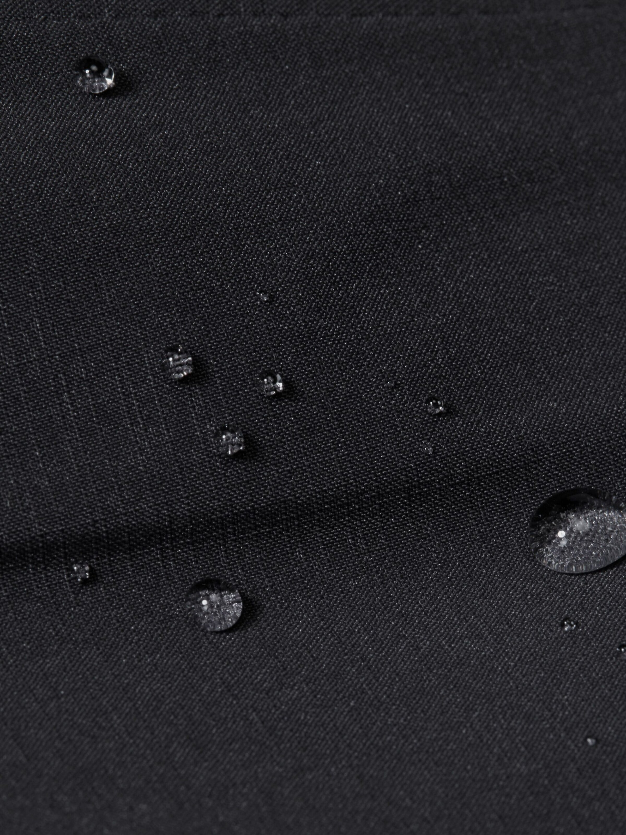 MAMMUT Outdoor Jacket in Black