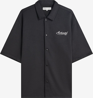 Bershka Button Up Shirt in Black: front