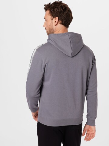 Champion Authentic Athletic Apparel Sweatshirt in Grau