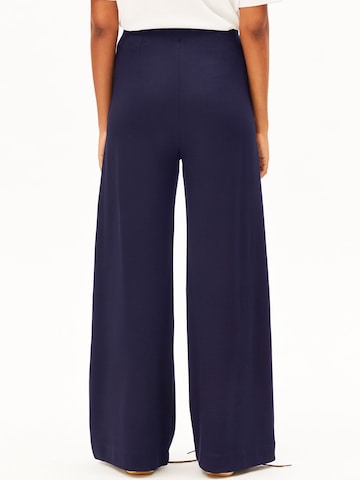 ARMEDANGELS Wide leg Bandplooibroek in Blauw