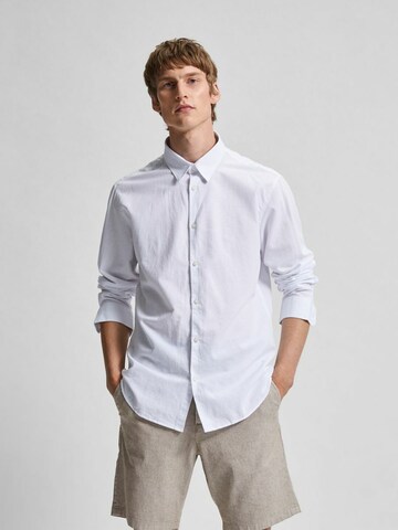 balta SELECTED HOMME Standartinis modelis Marškiniai: priekis
