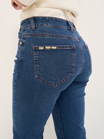 Camomilla Italia Flared Jeans 'CINDY' in Blauw