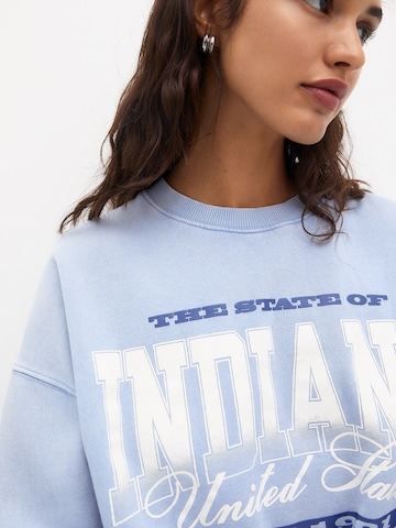 Pull&Bear Sweatshirt in Blau