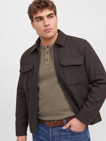 Jack & Jones Plus - Chaqueta de entretiempo 'JPRBLUWakefield' en marrón