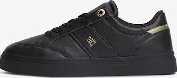 Baskets basses TOMMY HILFIGER en noir : devant