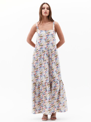 Robe OXXO en blanc : devant