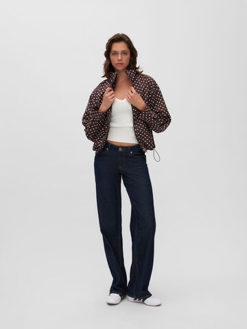 VERO MODA Tussenjas 'VMLaura' in Bruin
