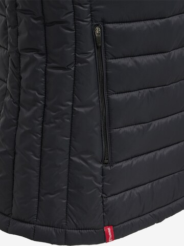 Hummel Vest in Black