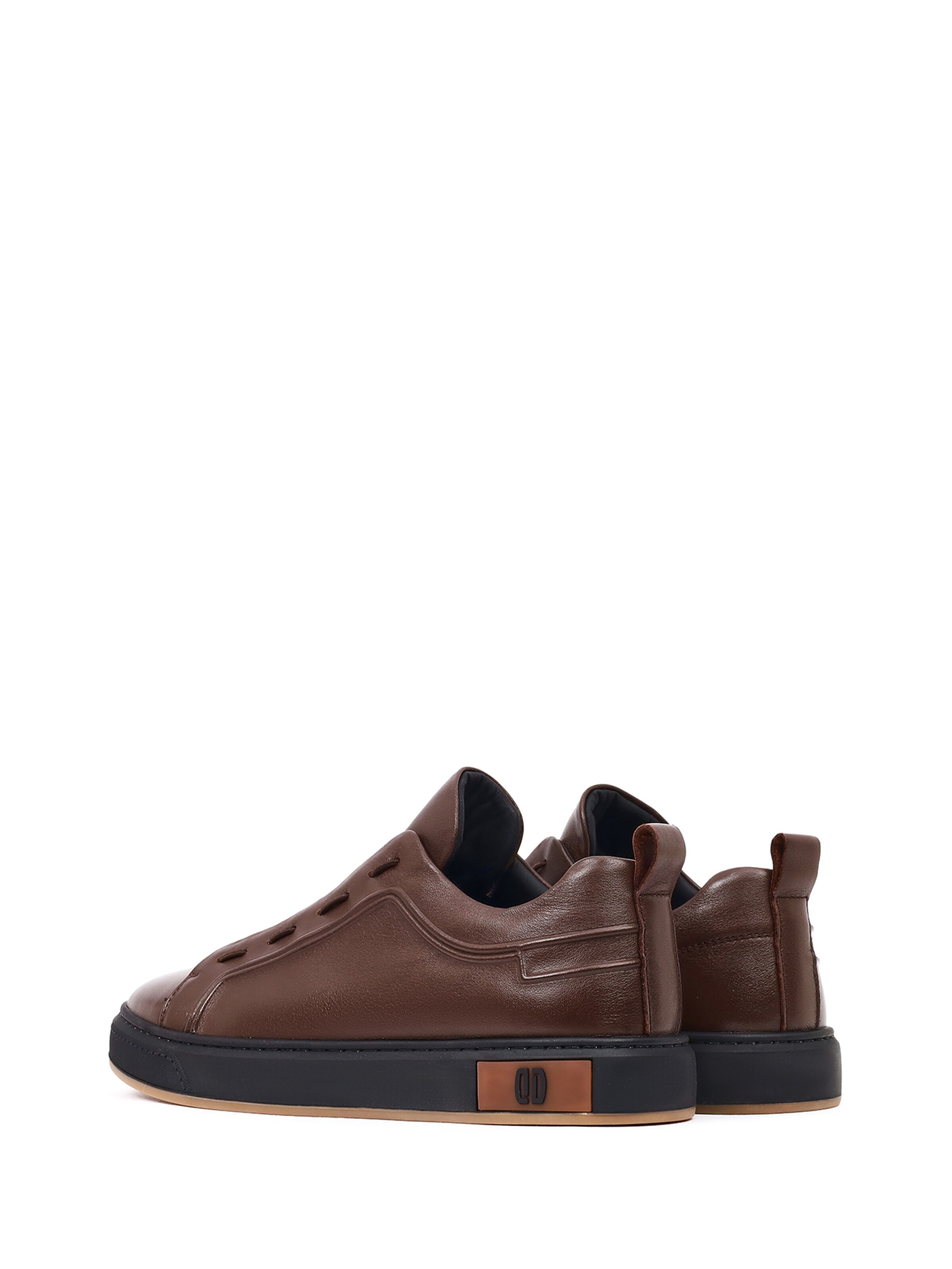 Derimod - Sapatilhas slip-on em castanho