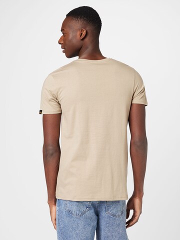 ALPHA INDUSTRIES - Ajuste regular Camiseta en beige