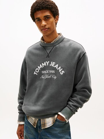 Tommy Jeans Sweatshirt in Grau: Vorderseite
