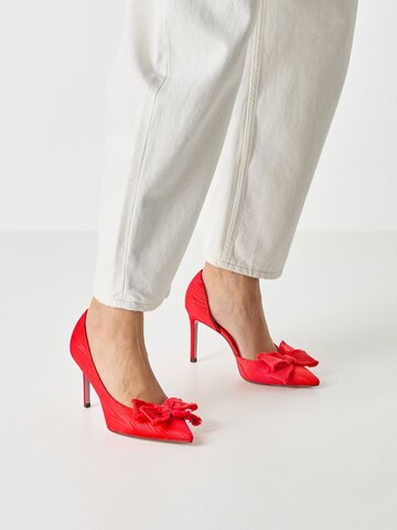 Décolleté di Tamaris in rosso: frontale