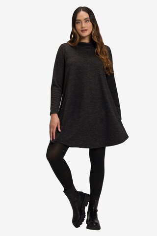 Robes en maille Ulla Popken en noir : devant