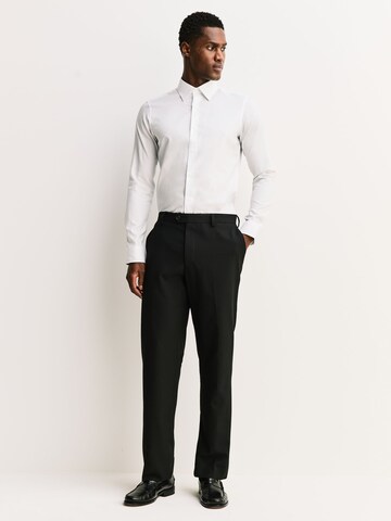 Next Slim Fit Hemd in Weiß