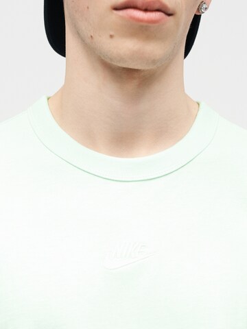 Nike Sportswear Μπλουζάκι 'PREM ESS' σε πράσινο