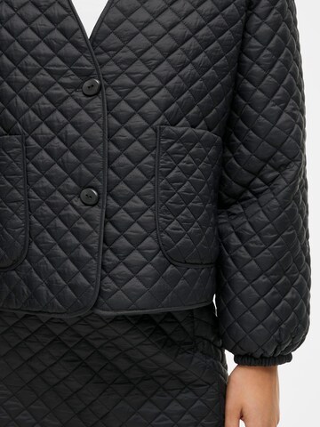 Veste mi-saison 'VIBENJI' VILA en noir