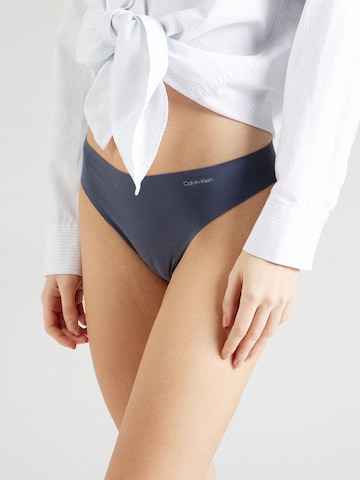 Calvin Klein Underwear Tanga – modrá: přední strana