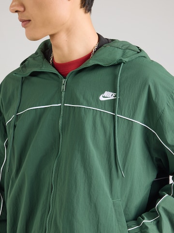 Veste mi-saison 'CLUB ATHLETE' Nike Sportswear en vert