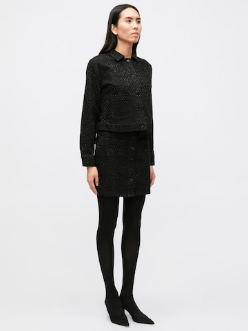 ARMANI EXCHANGE Välikausitakki värissä musta