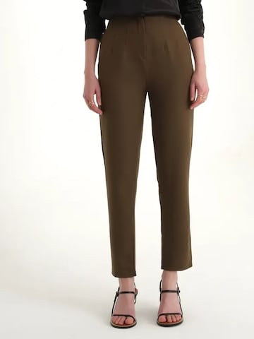 Slimfit Pantaloni 'Hose' di Hiccup in marrone