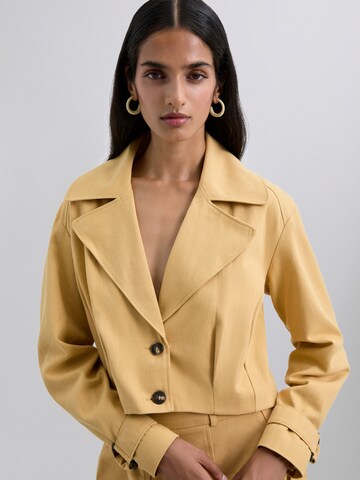 Scalpers Kurtka przejściowa w kolorze żółty