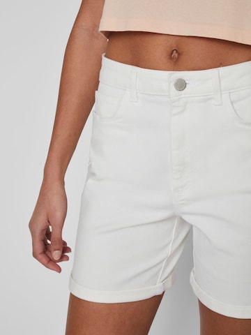 VILA Regular Shorts in Weiß