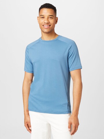 On Shirt 'Focus' in Blue: front