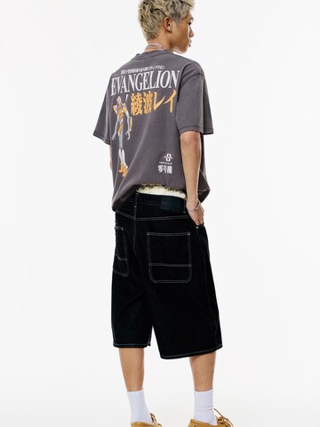 Tricou 'EVANGELION' de la Pull&Bear pe gri