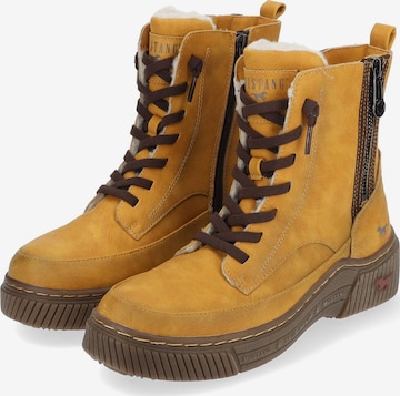 MUSTANG Lace-Up Ankle Boots in Yellow