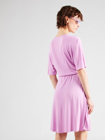 Robe 'Corine' mazine en rose