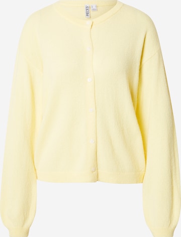 PIECES Strickjacke 'PCNAOMI' in Gelb: Vorderseite