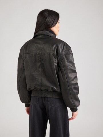 REMAIN Jacke in Schwarz