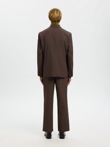 SELECTED Regular fit Colbert in Bruin