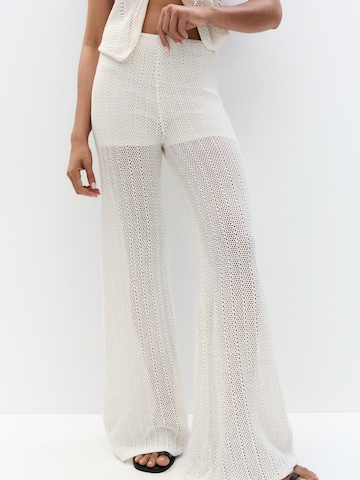 Wide leg Pantaloni di Pull&Bear in beige: frontale
