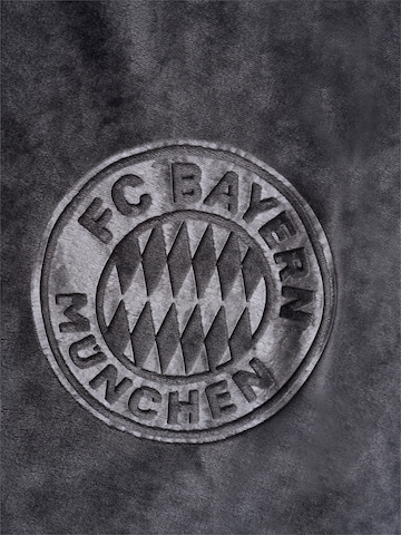 FC BAYERN MÜNCHEN Kuscheldecke 'FC Bayern München' in Grau