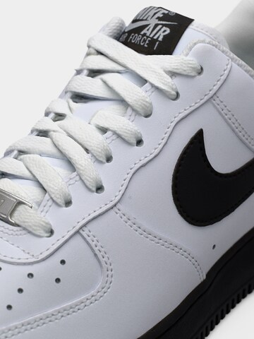 Baskets basses 'Air Force 1 '07' Nike Sportswear en blanc