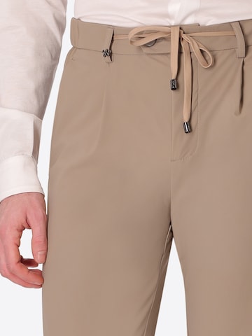 regular Pantaloni con pieghe 'High-Perform12 Rio Pence' di Distretto12 in beige
