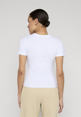 Pegador - Camiseta 'Yona' en blanco