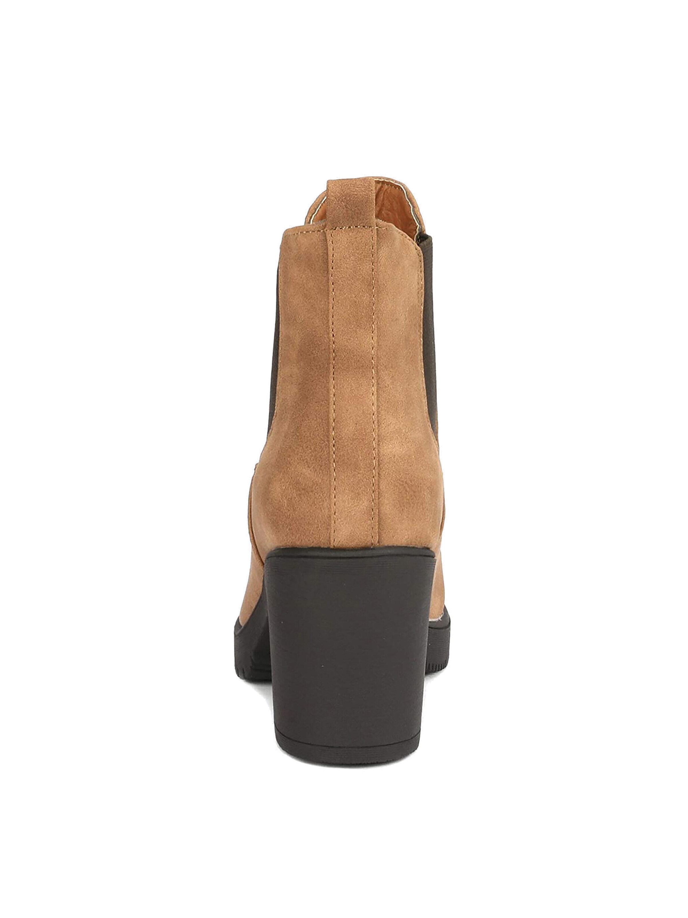 Dream Pairs Boots in Beige