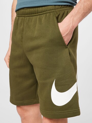 Nike Sportswear Regular Pants 'Club' in Green