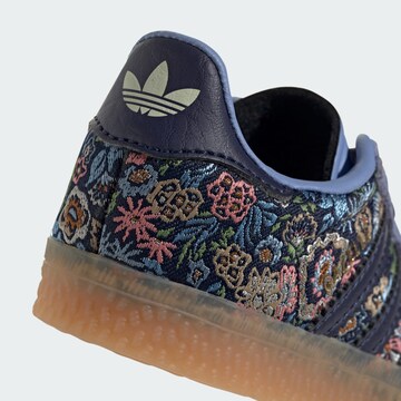 Baskets 'Gazelle x Liberty London Comfort' ADIDAS ORIGINALS en gris