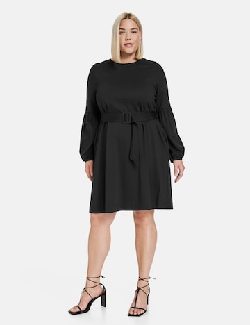 Rochie de la SAMOON pe negru