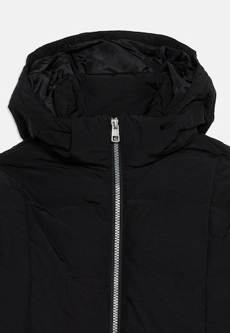 Calvin Klein Jeans - Chaqueta de invierno 'CLASSIC' en negro